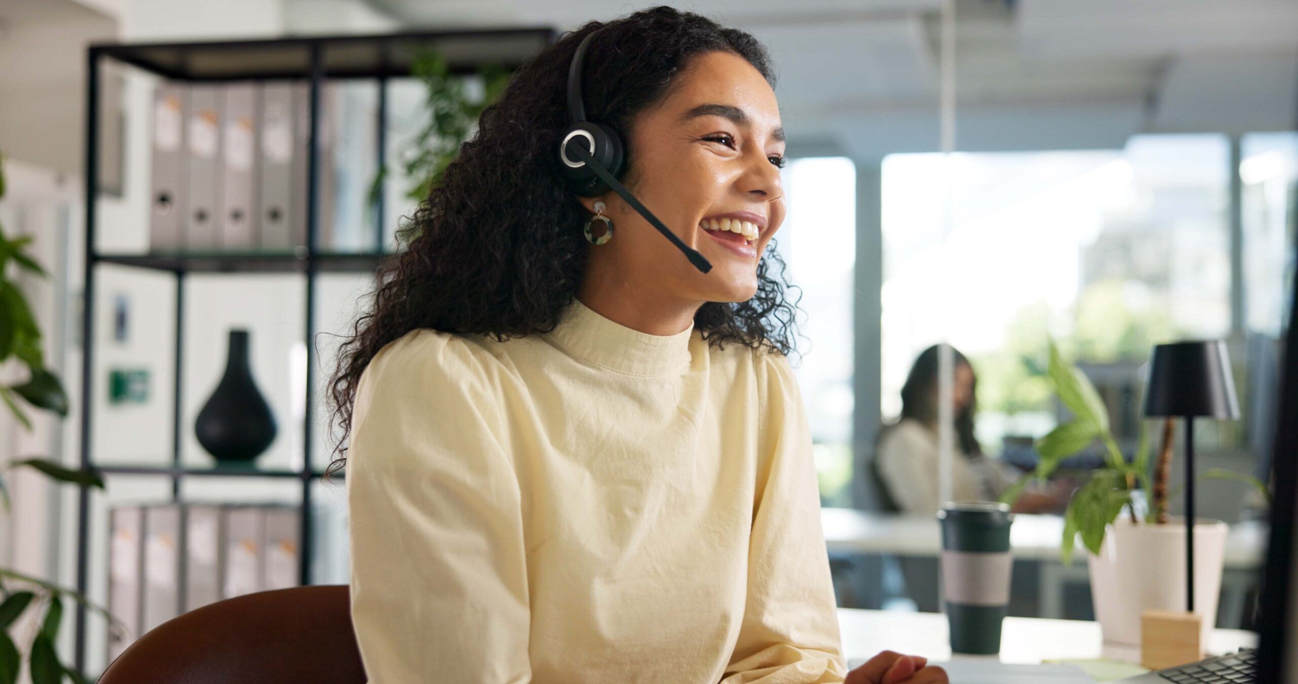 Call Connective receptionist speaking with a customer